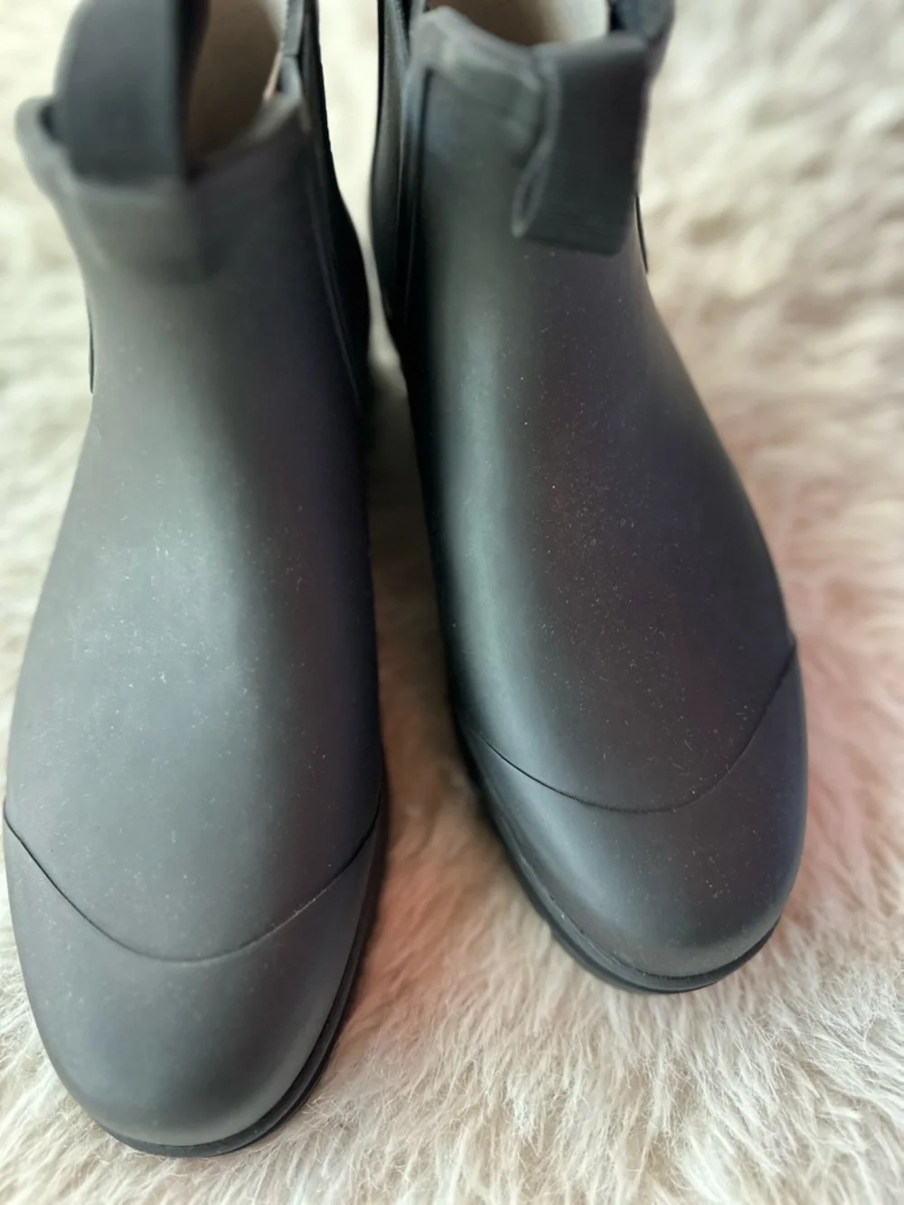 Everlane women’s Black Chelsea Rain Boots slip resistant - Picture 9 of 13